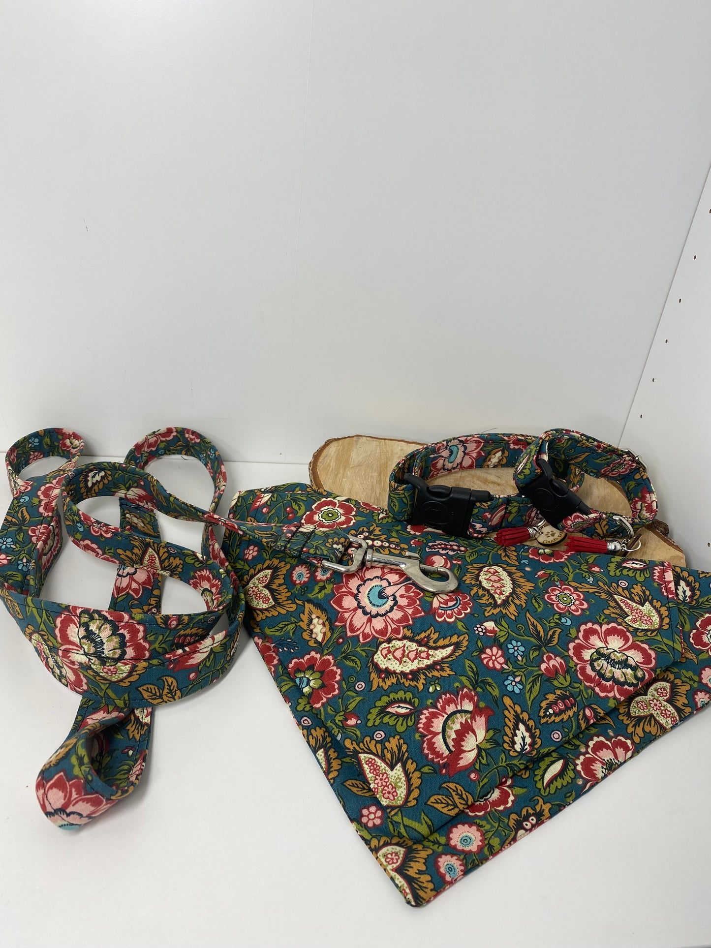 Bandana pour chien en tissu – Motif floral bohème