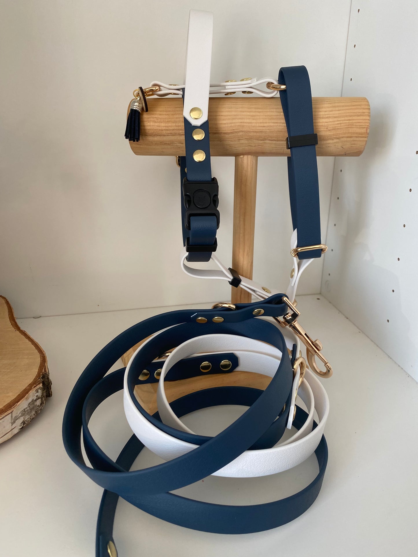 Harnais en H ajustable et imperméable pour chien -marine et blanc