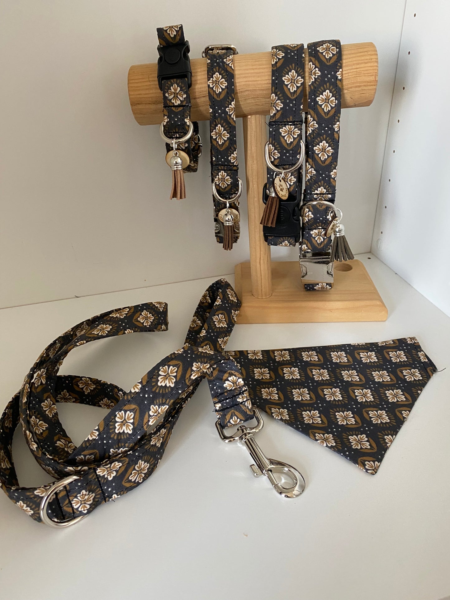 Collier en tissu et sangle pour chien – Réglable et personnalisable le classique