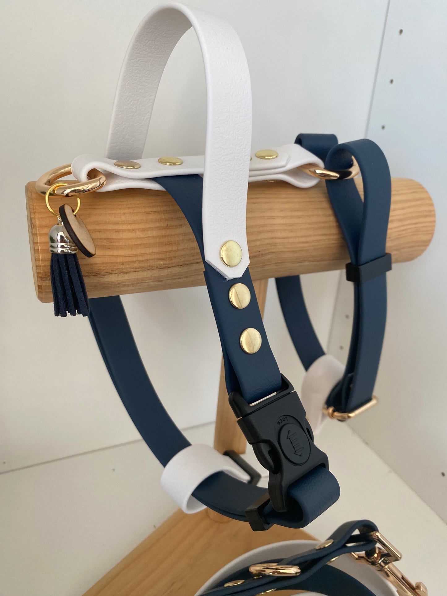 Harnais en H ajustable et imperméable pour chien -marine et blanc