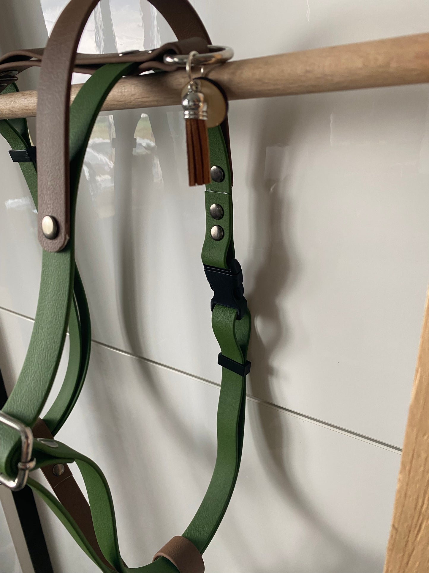 Harnais en H ajustable et imperméable pour chien - marron et olive