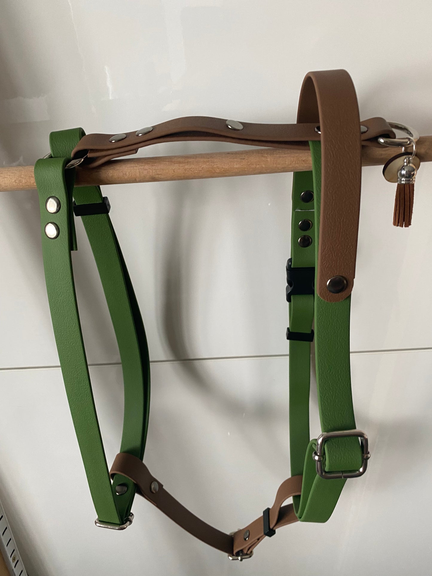 Harnais en H ajustable et imperméable pour chien - marron et olive