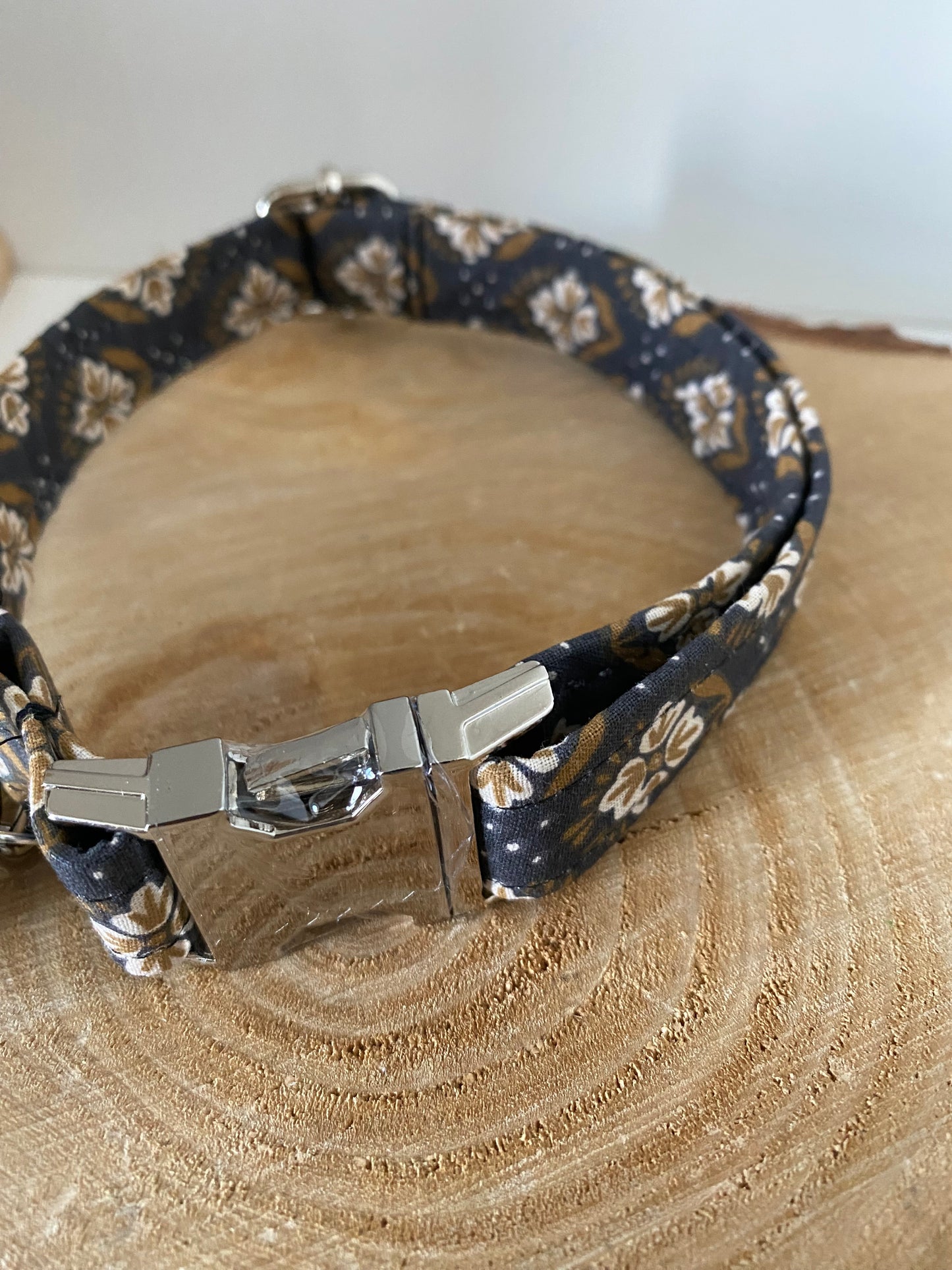 Collier en tissu et sangle pour chien – Réglable et personnalisable le classique
