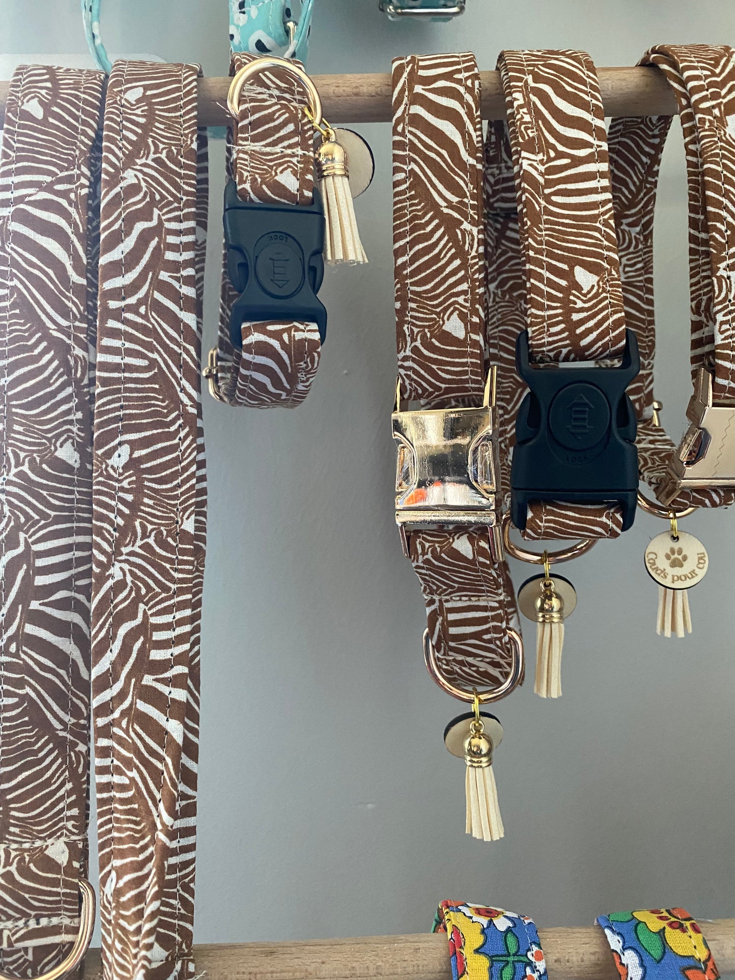 Collier en tissu et sangle pour chien – Réglable et personnalisable collection zebre