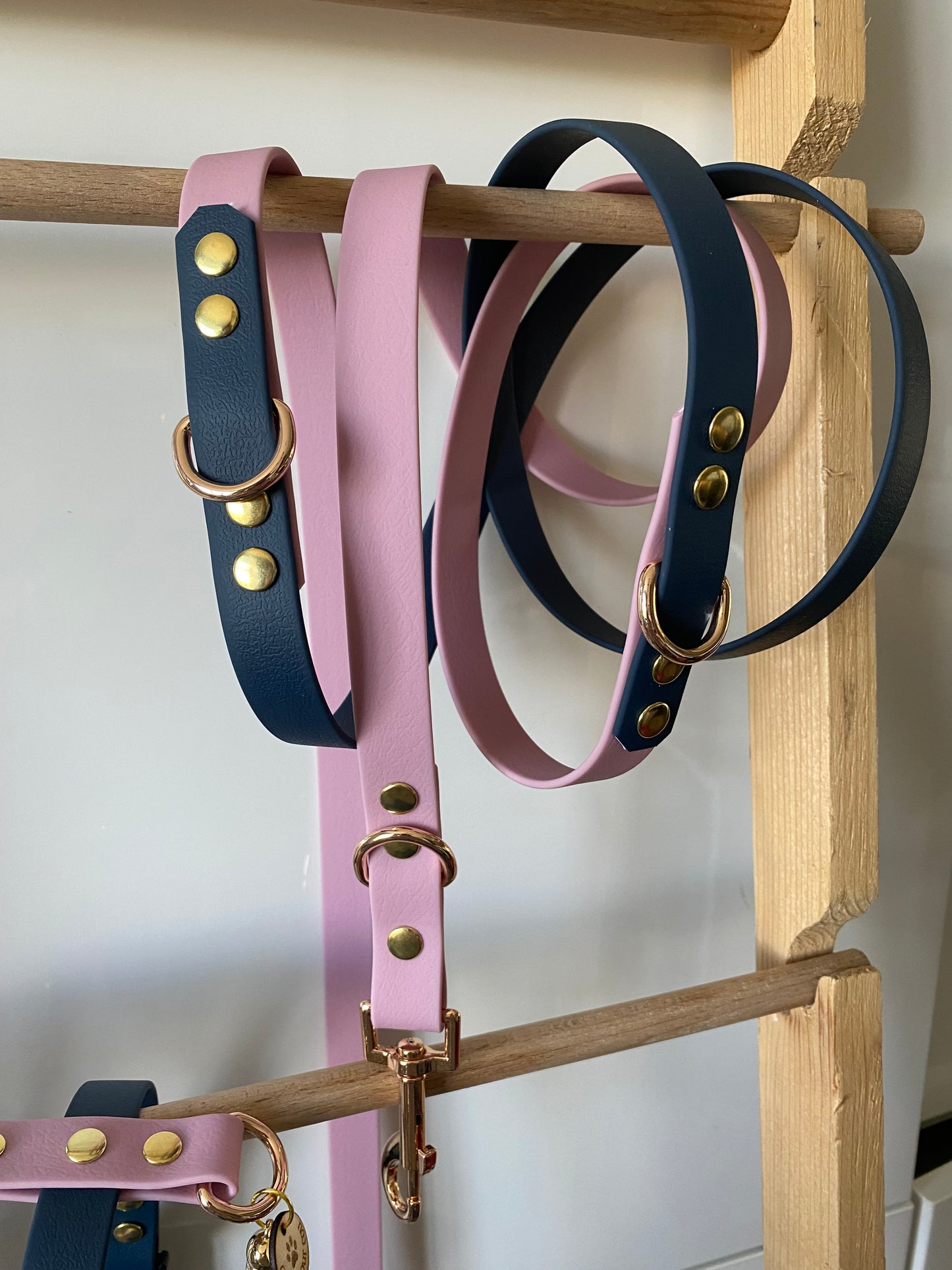 Harnais en H ajustable et imperméable pour chien - marine et parme