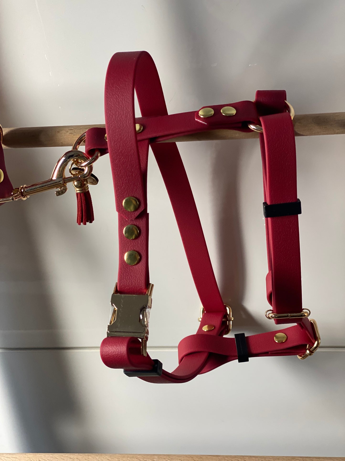 Harnais en H ajustable et imperméable pour chien - bordeau