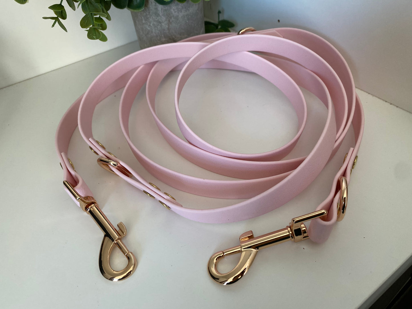 Laisse 3 positions unie couleur rose pale