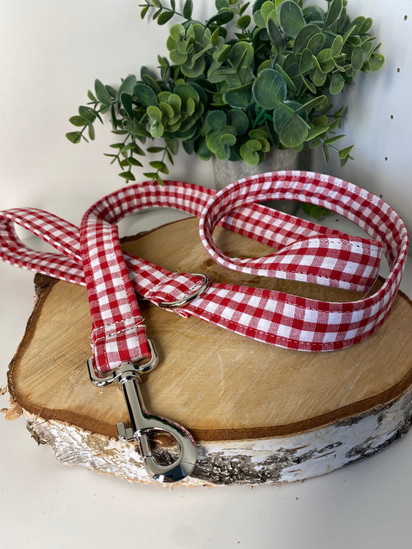 Collier en tissu et sangle pour chien – Réglable et personnalisable collection vichy rouge