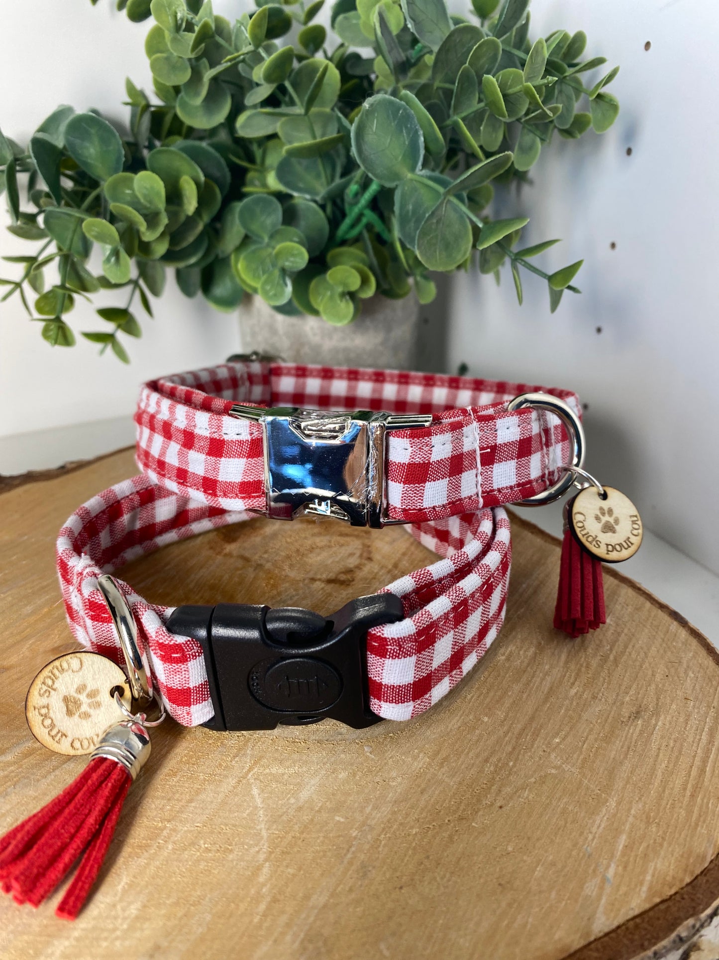 Collier en tissu et sangle pour chien – Réglable et personnalisable collection vichy rouge