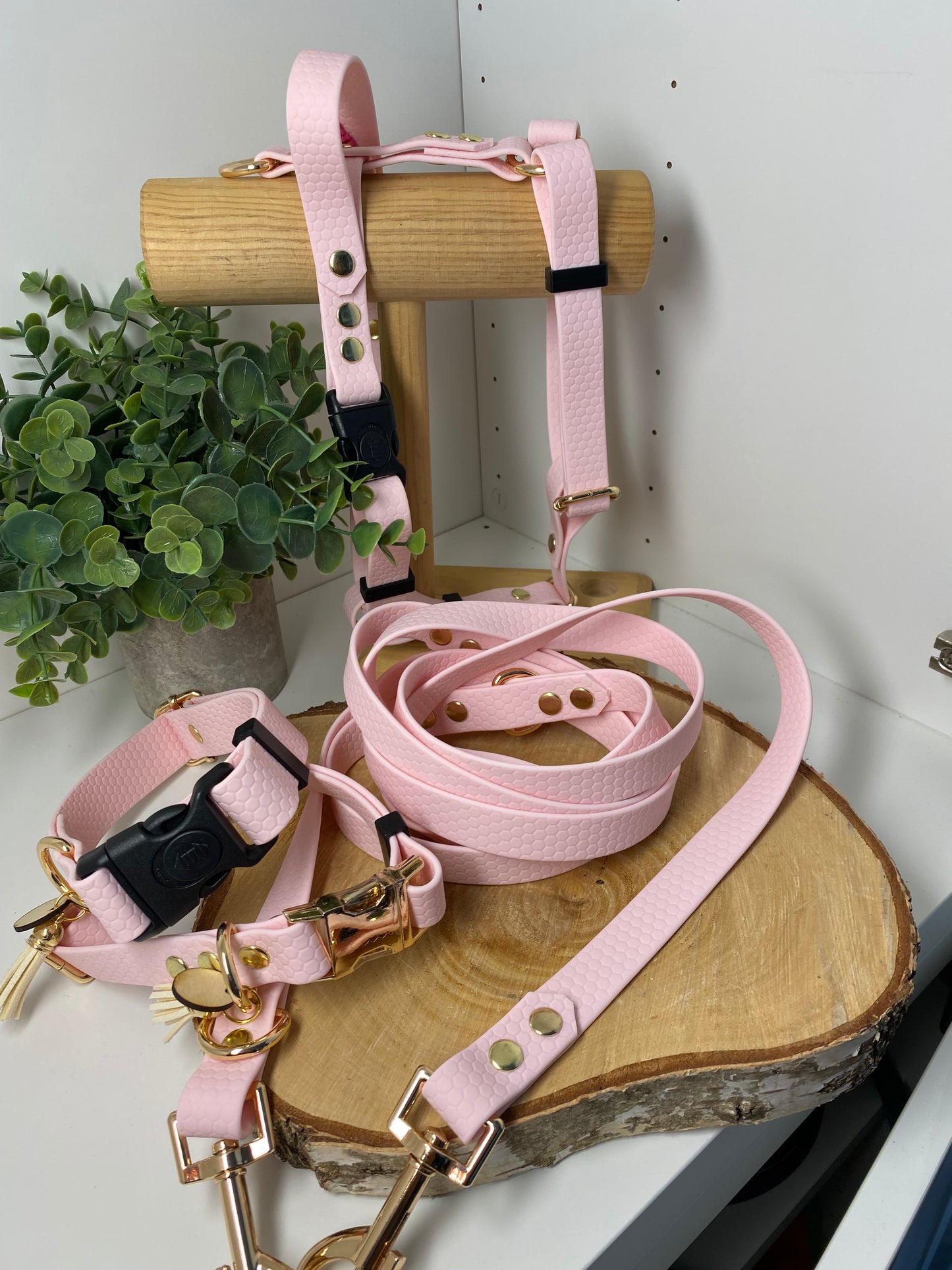 Harnais en H ajustable et imperméable pour chien - rose pale