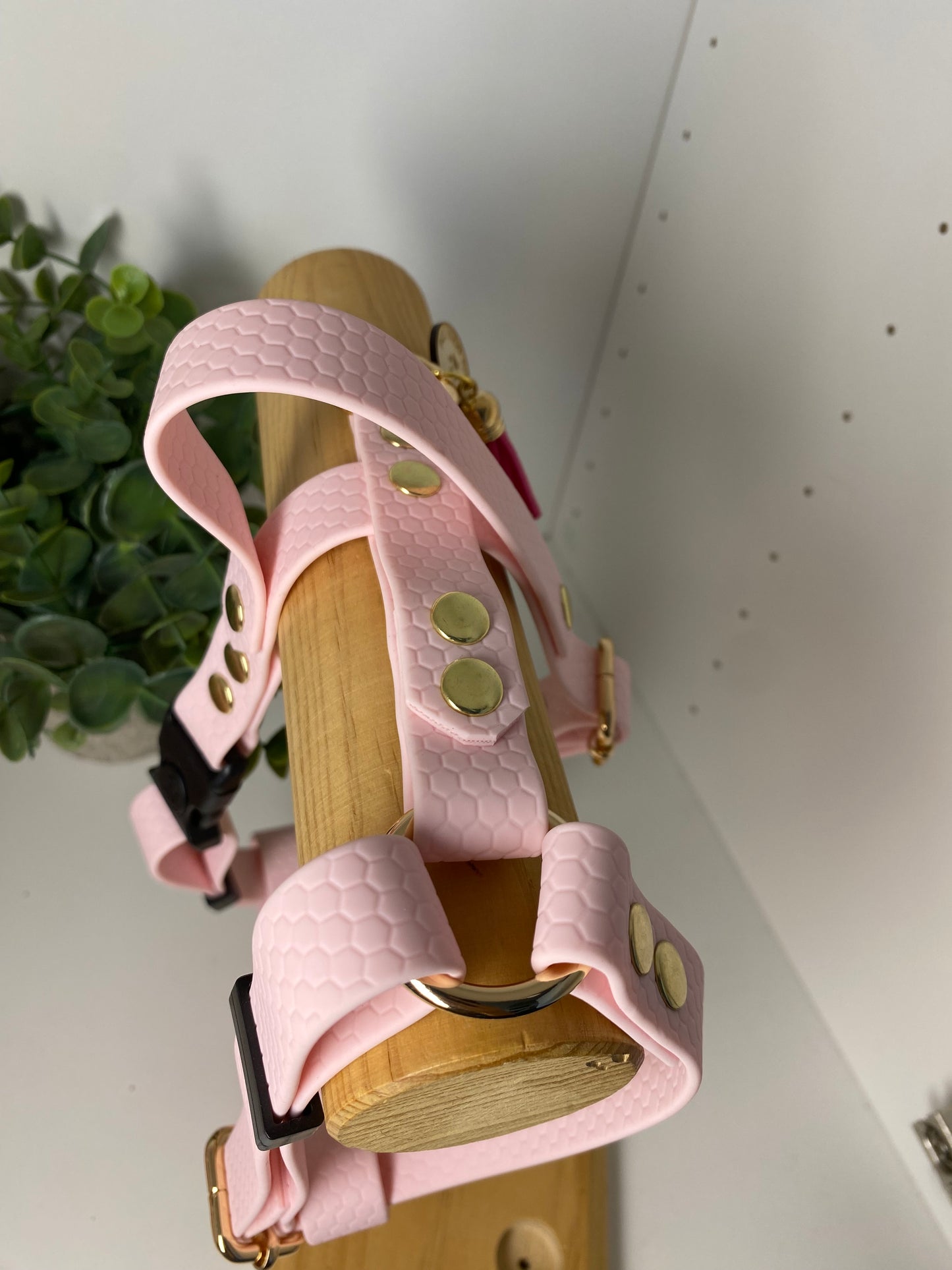 Harnais en H ajustable et imperméable pour chien - rose pale