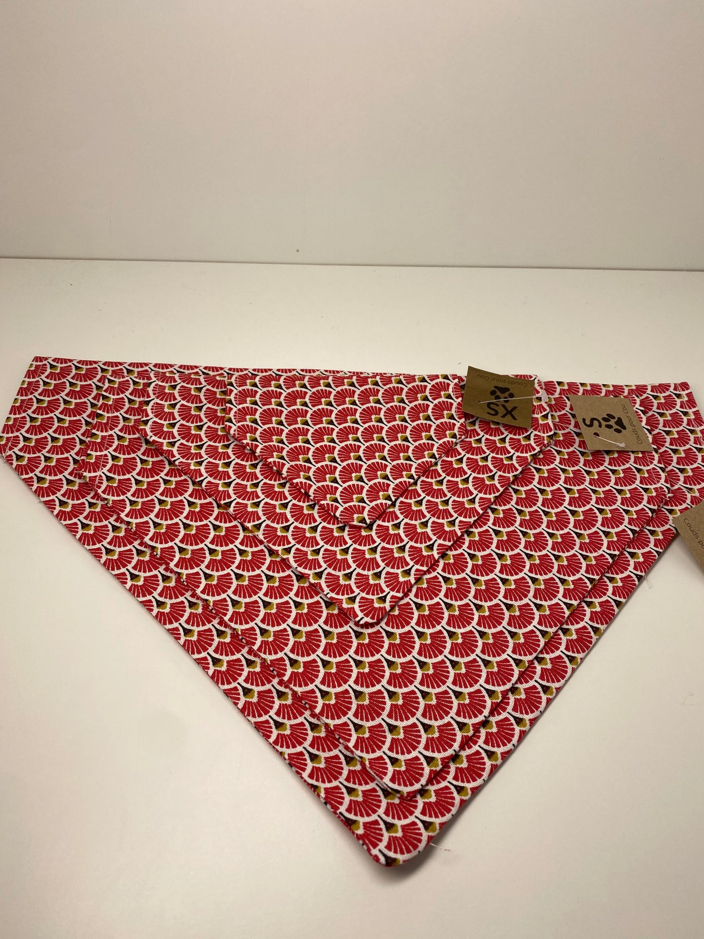 Le Bandana Parfait pour Votre Chien collection éventail rouge
