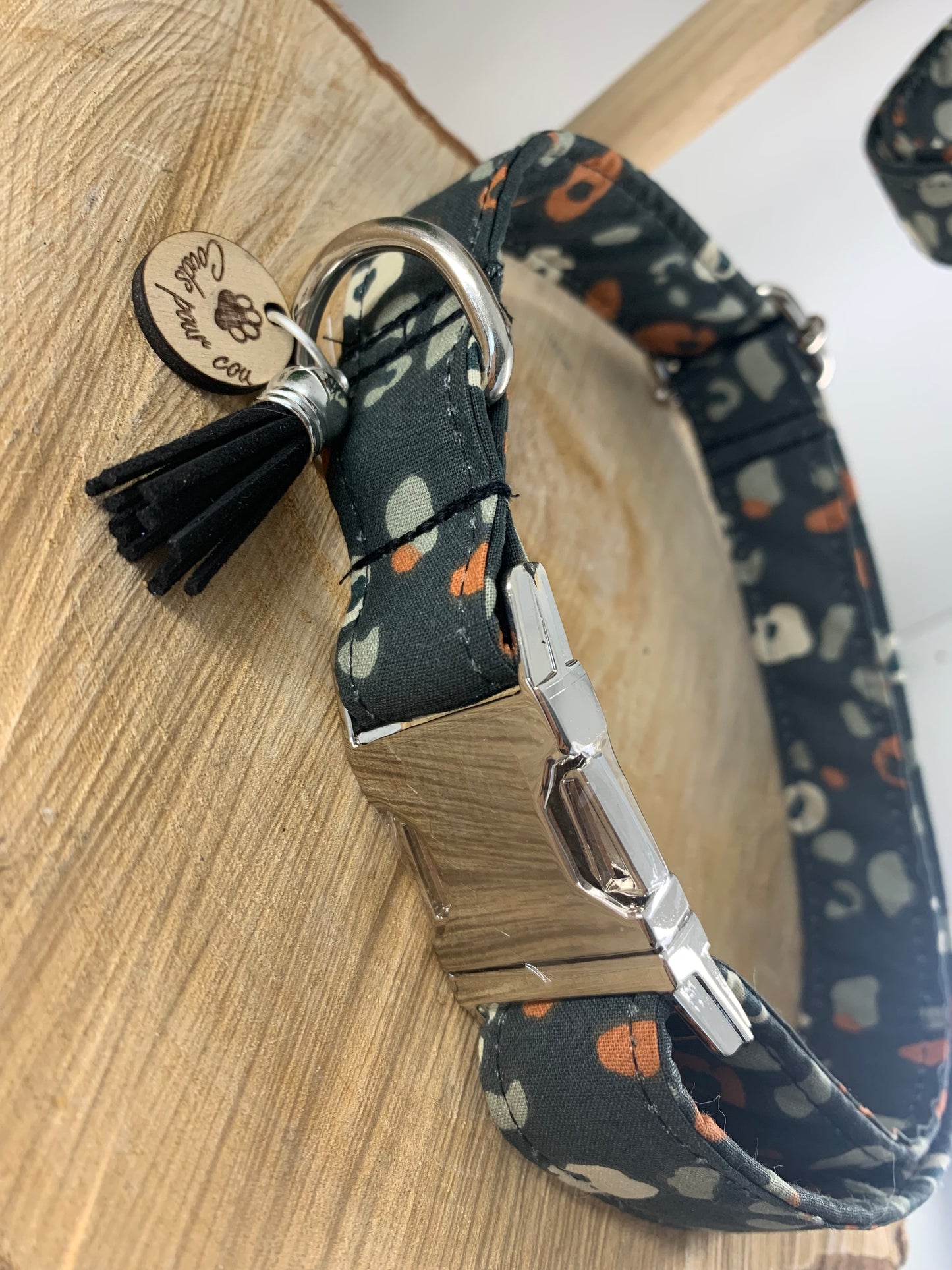 Collier en tissu et sangle pour chien – Réglable et personnalisable collection Opium