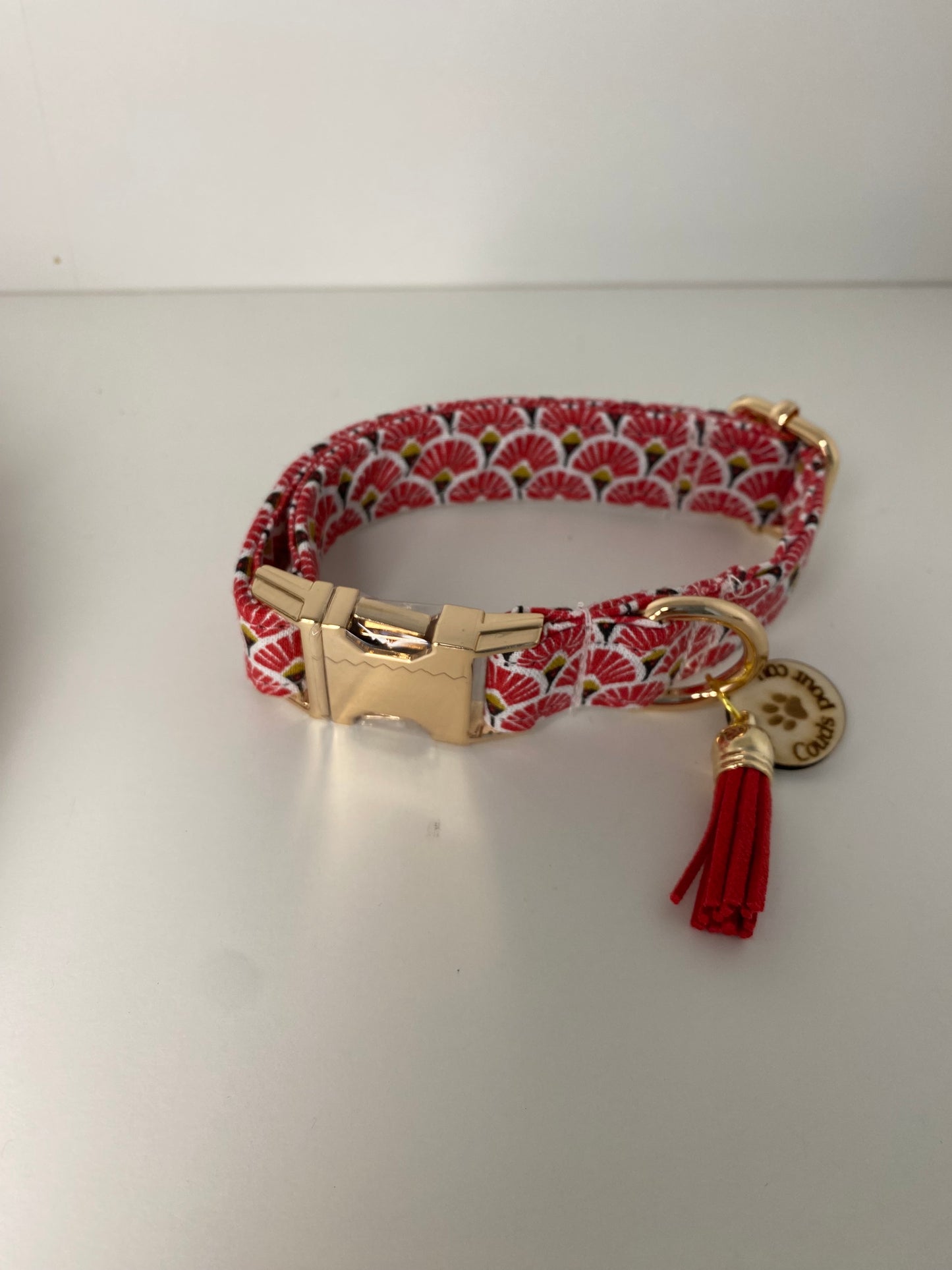 Collier en tissu et sangle pour chien – Réglable et personnalisable collection eventail rouge