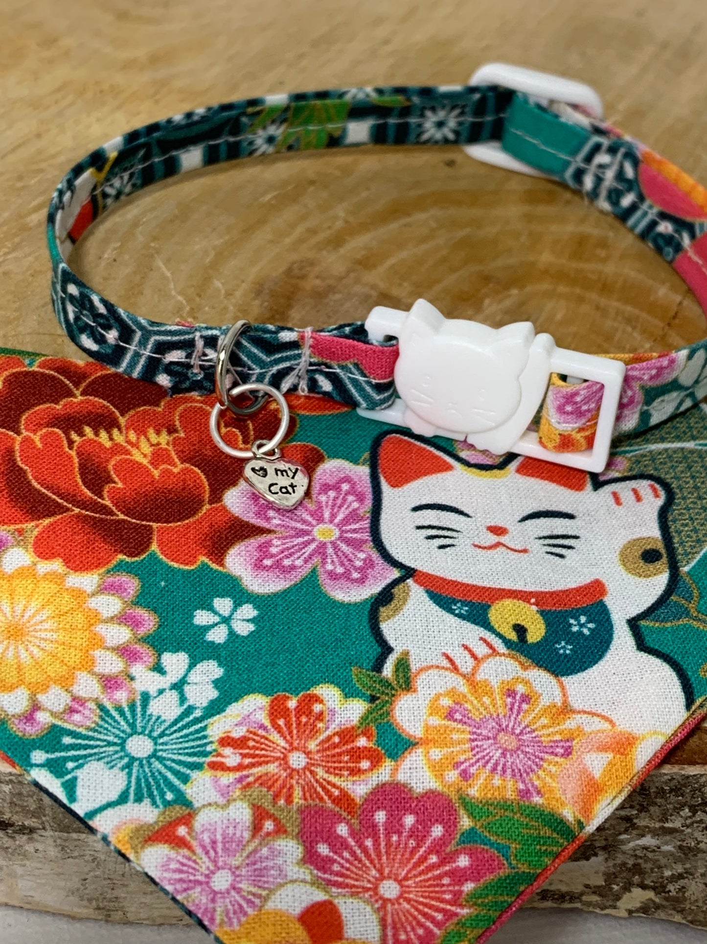 Collier Anti Etranglement Fait Main avec Bandana Assorti - Manga