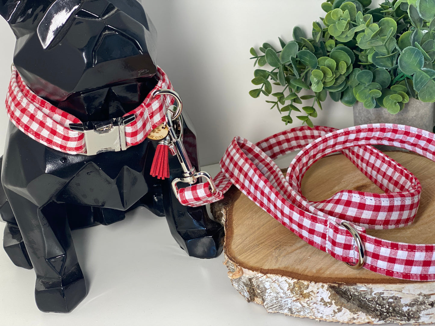 Collier en tissu et sangle pour chien – Réglable et personnalisable collection vichy rouge