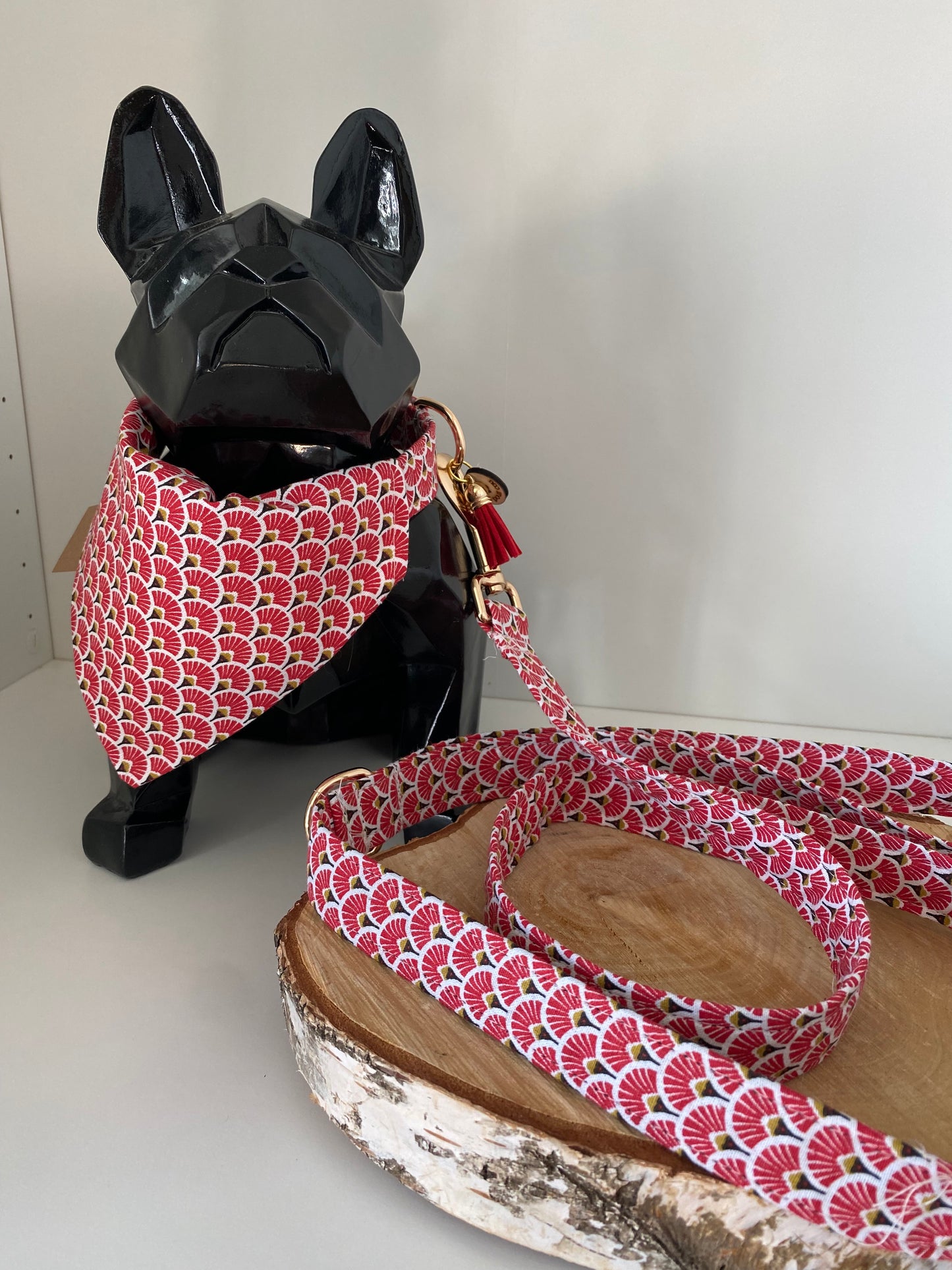 Le Bandana Parfait pour Votre Chien collection éventail rouge