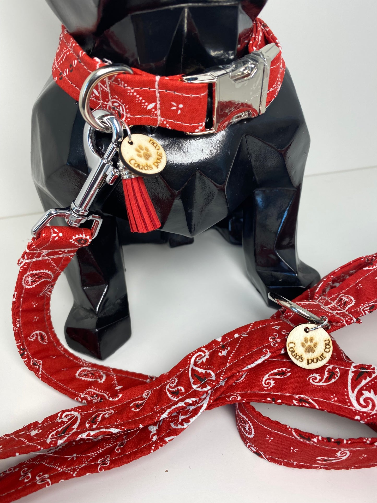 Collier en tissu et sangle pour chien – Réglable et personnalisable collection bandana