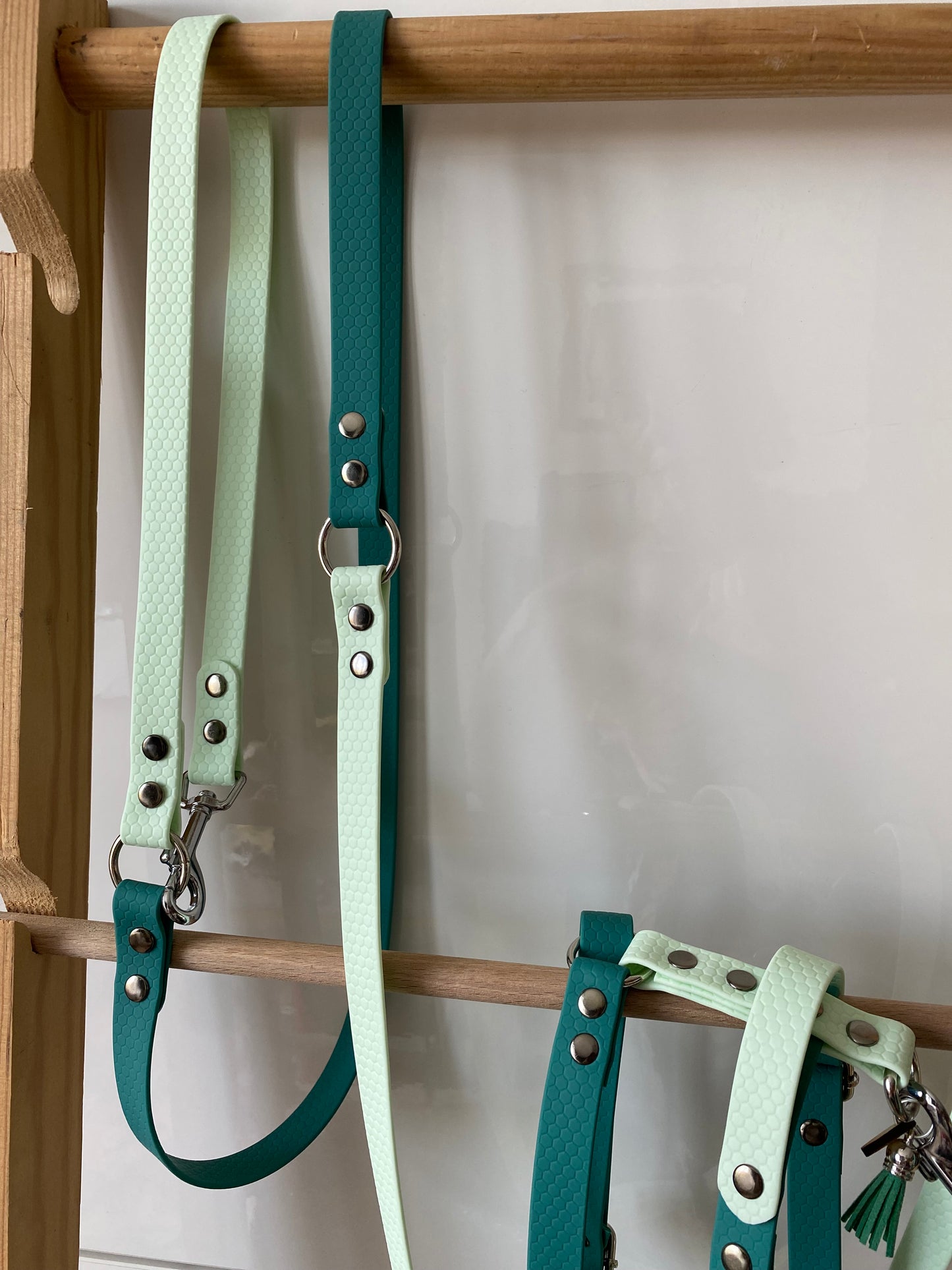 Harnais en H ajustable et imperméable pour chien - vert et vert pale