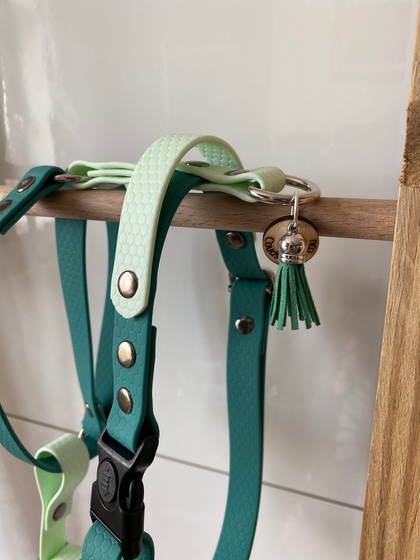 Harnais en H ajustable et imperméable pour chien - vert et vert pale