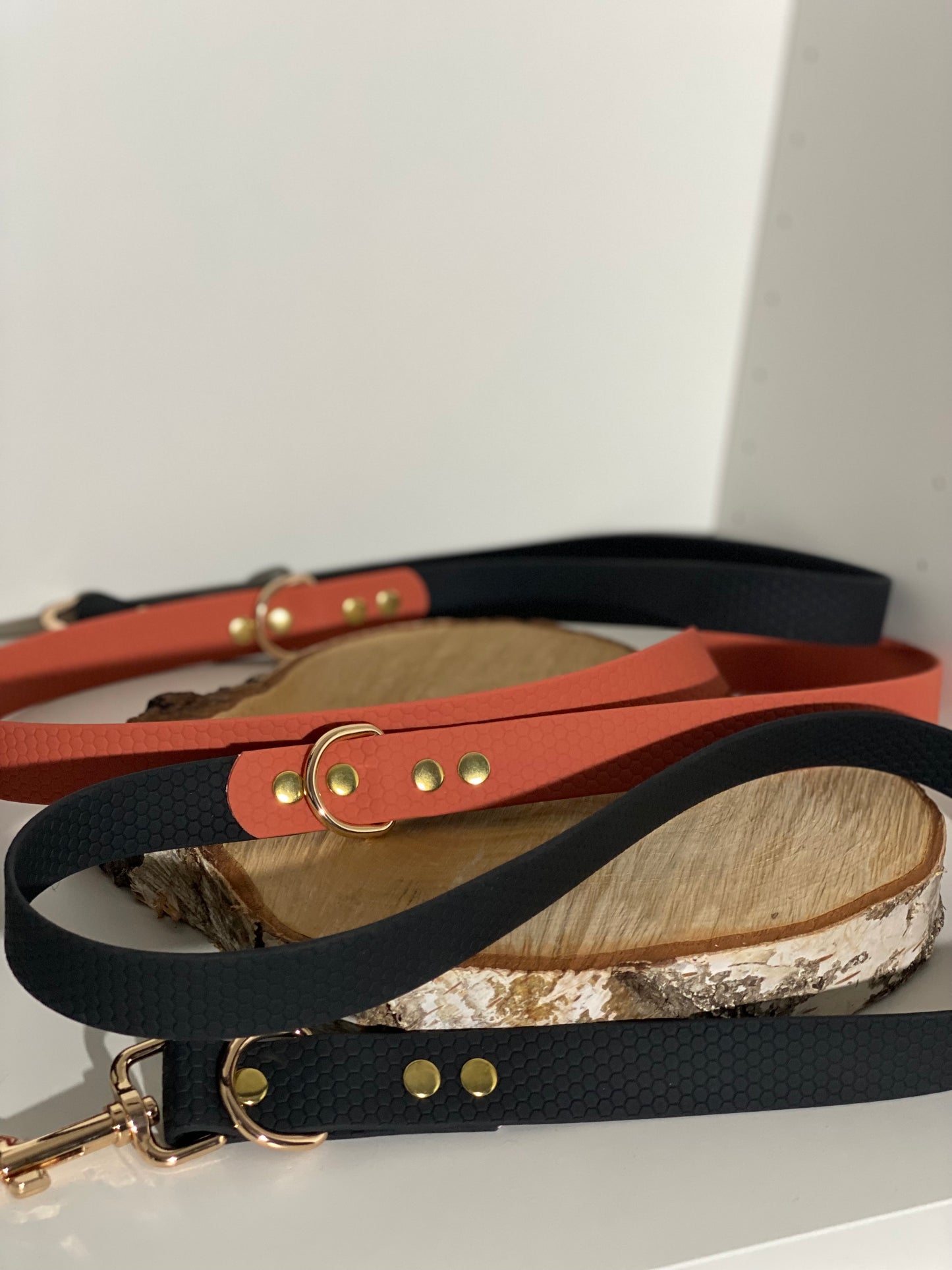 Laisse Mains Libres en Hexa Souple Noir et Terracotta