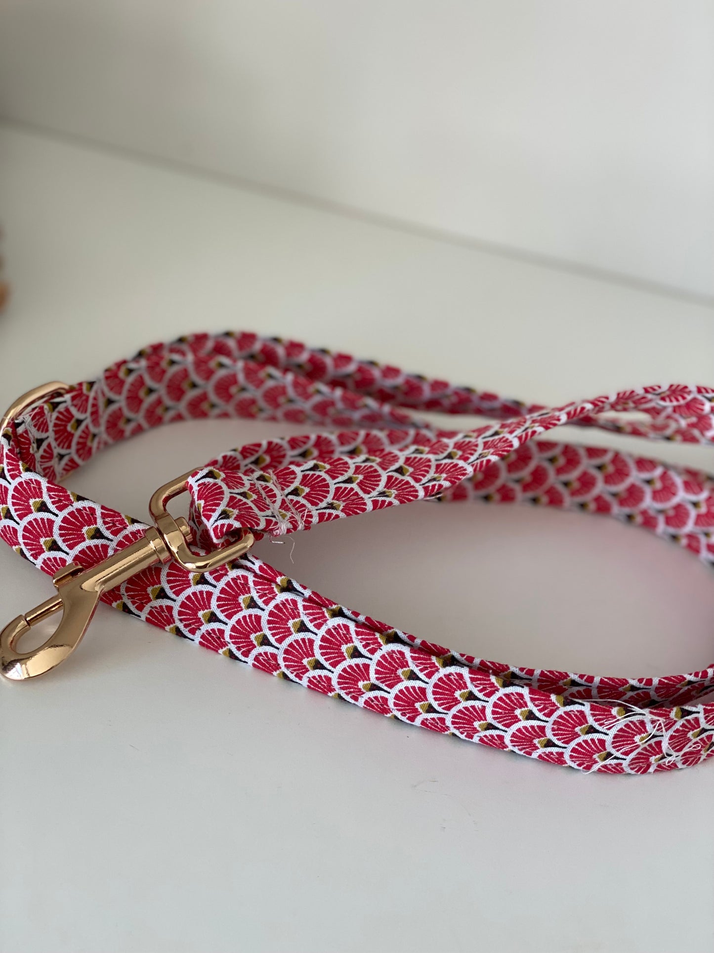 Collier en tissu et sangle pour chien – Réglable et personnalisable collection eventail rouge