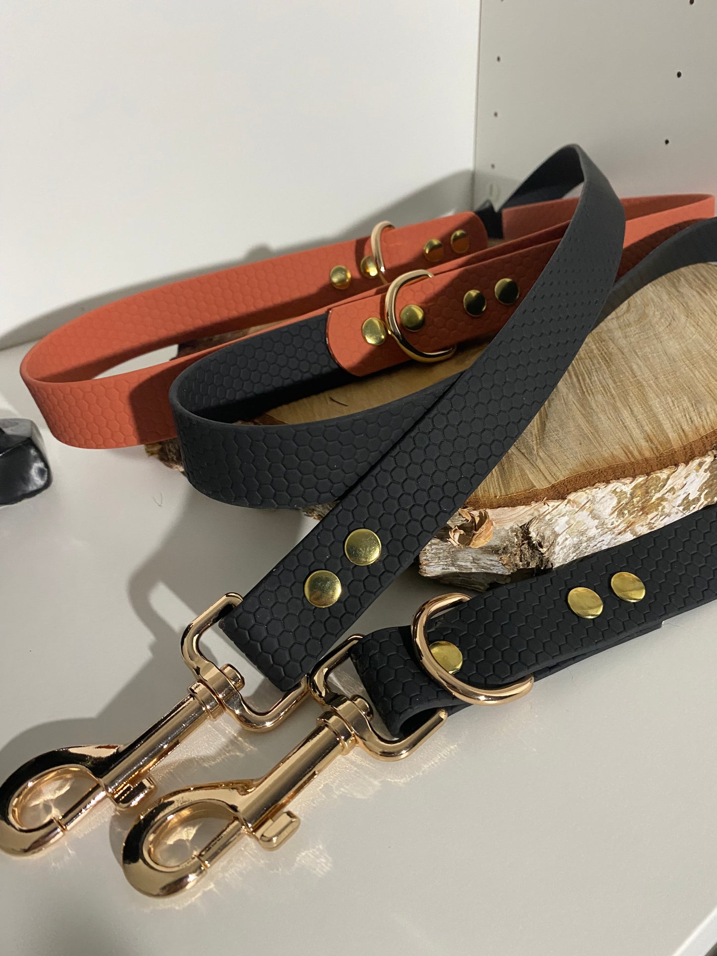Laisse Mains Libres en Hexa Souple Noir et Terracotta