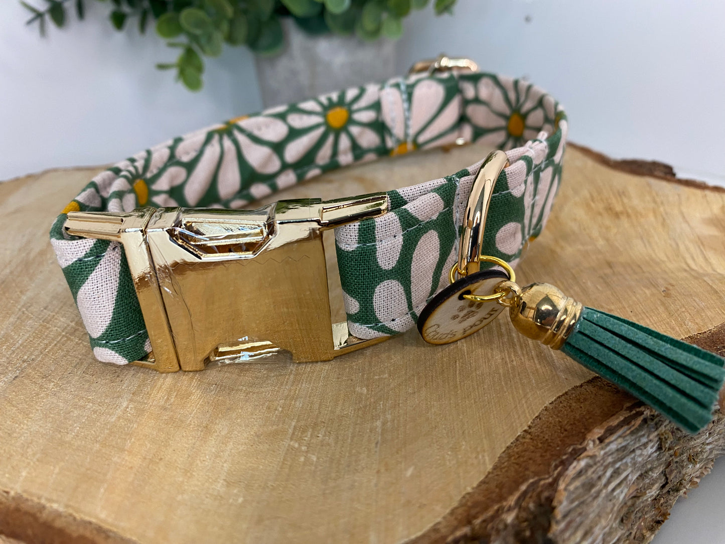 Collier pour chien en tissu – Marguerites vertes