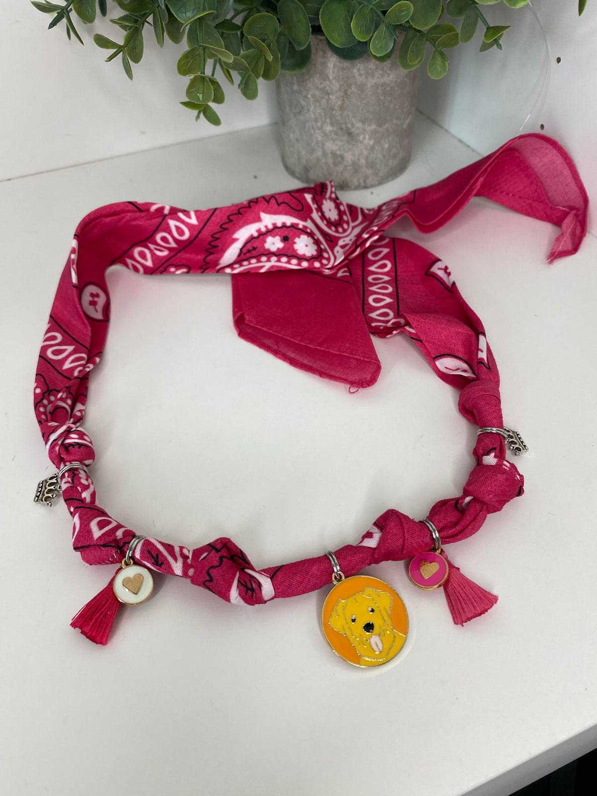 Foulard bandana personnalisé avec breloques & pompons