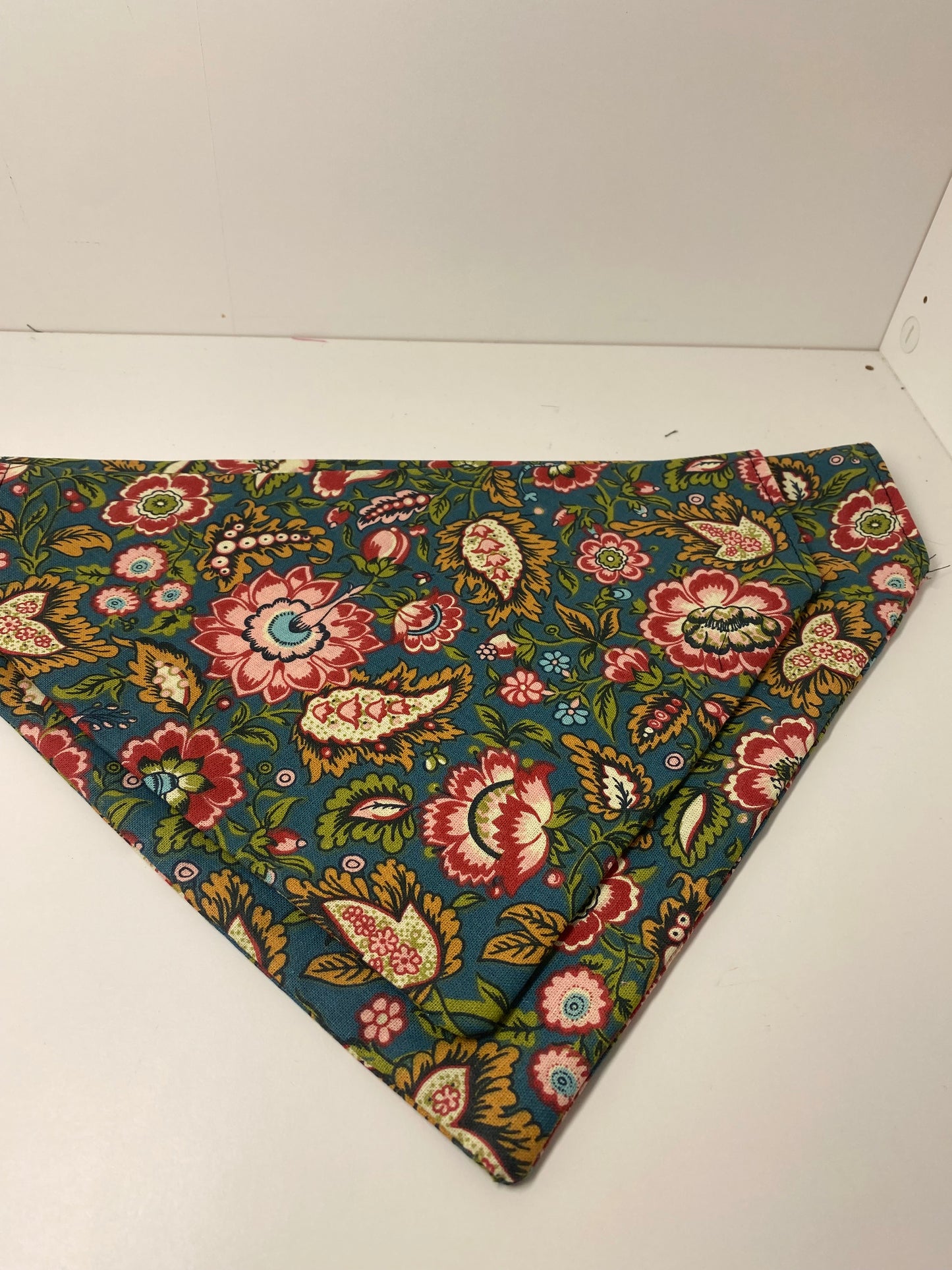 Bandana pour chien en tissu – Motif floral bohème