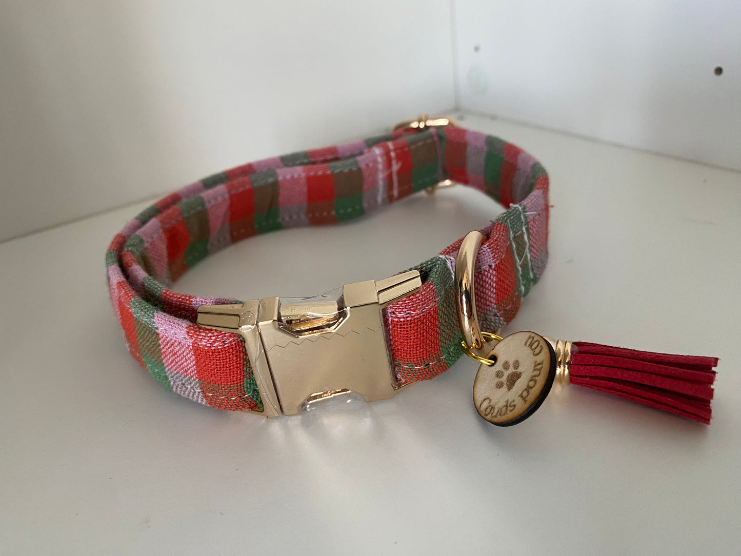 Collier réglable carreaux rose vert