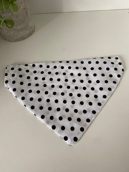 Bandana pois noirs sur blanc