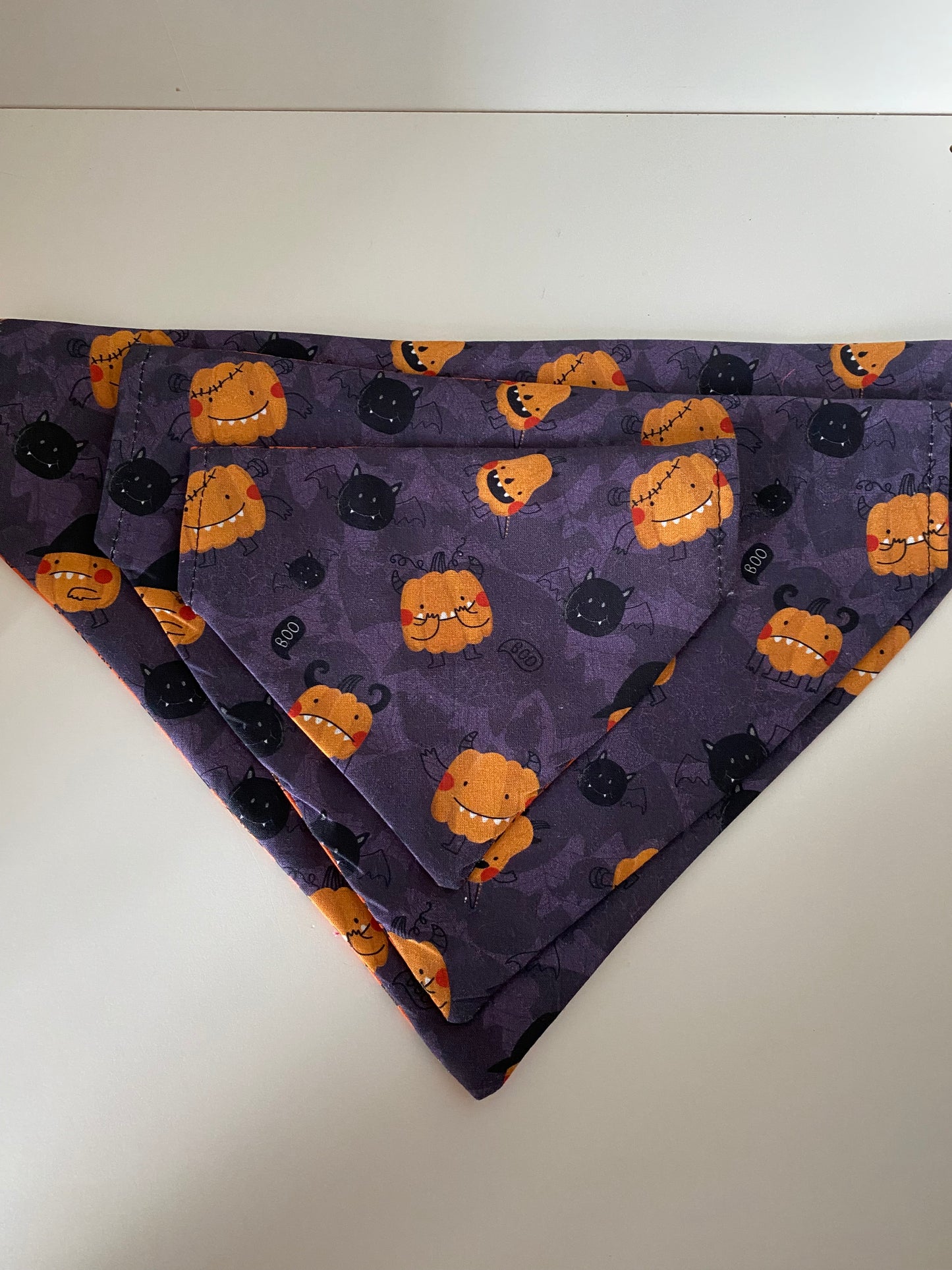 Le Bandana Parfait pour Votre Chien ou chat Spécial halloween réversible