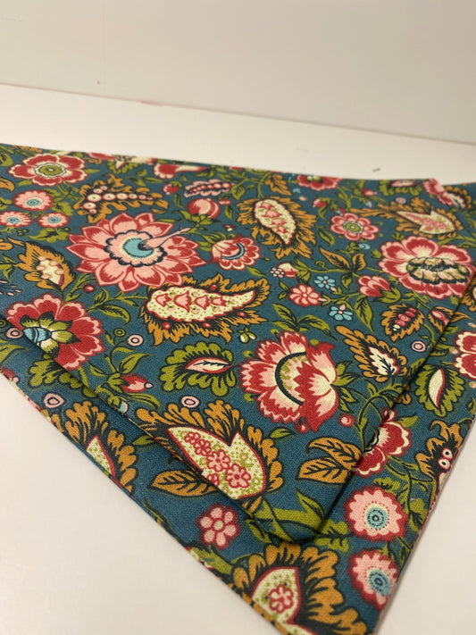 Bandana pour chien en tissu – Motif floral bohème