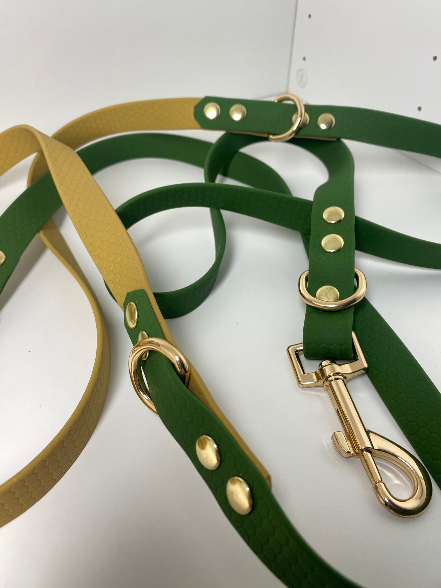 Harnais imperméable en hexa olive et doré