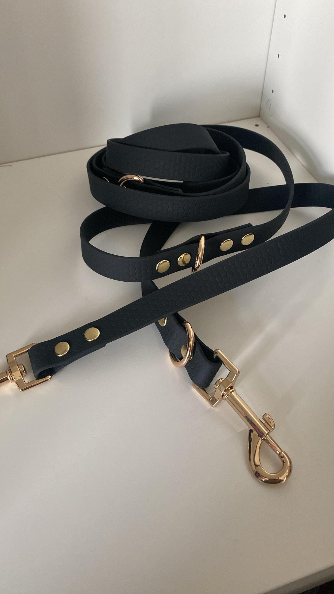 Collier réglable avec ou sans laisse noir en hexa imperméable