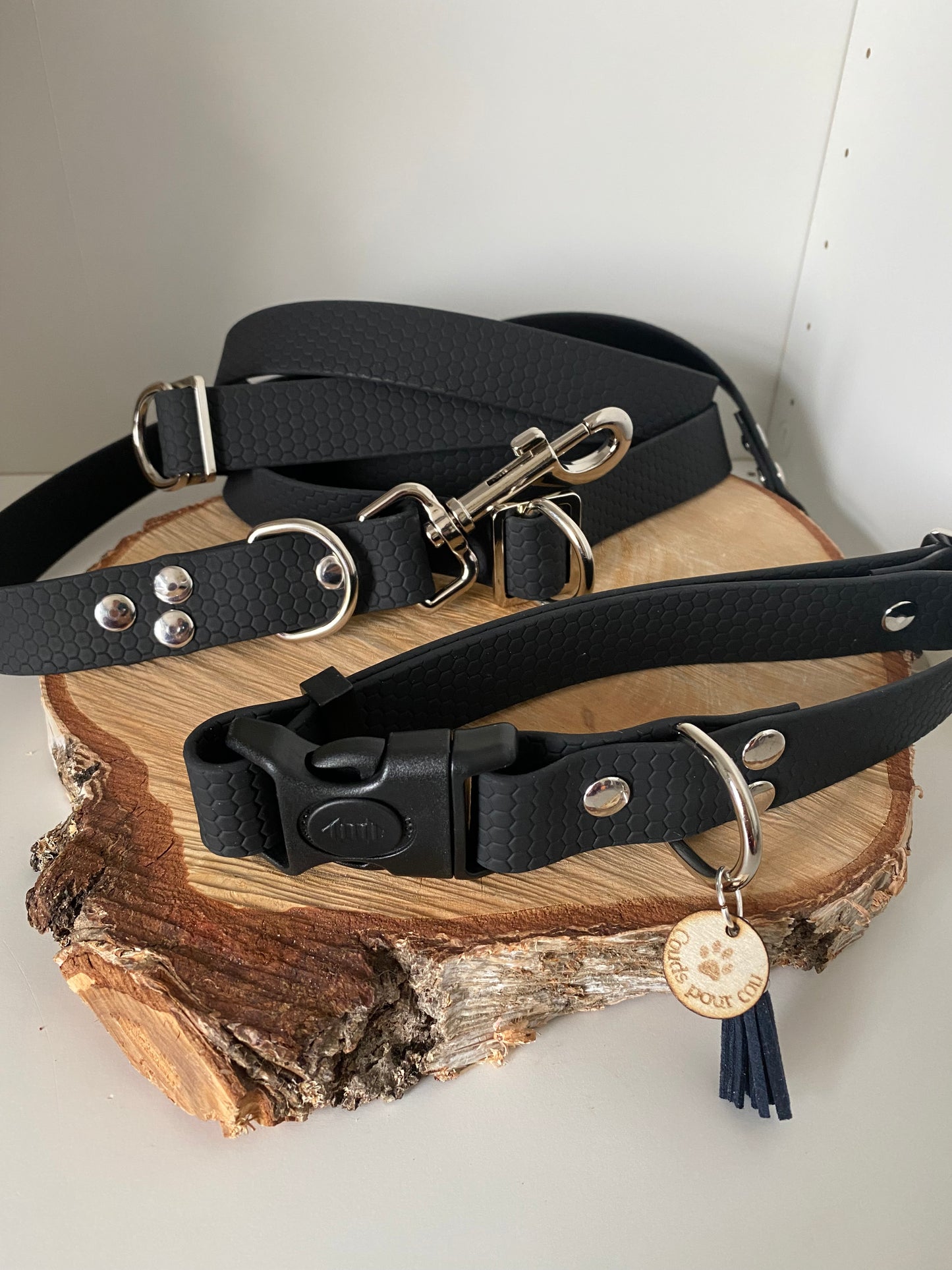 Collier réglable avec ou sans laisse noir en hexa imperméable