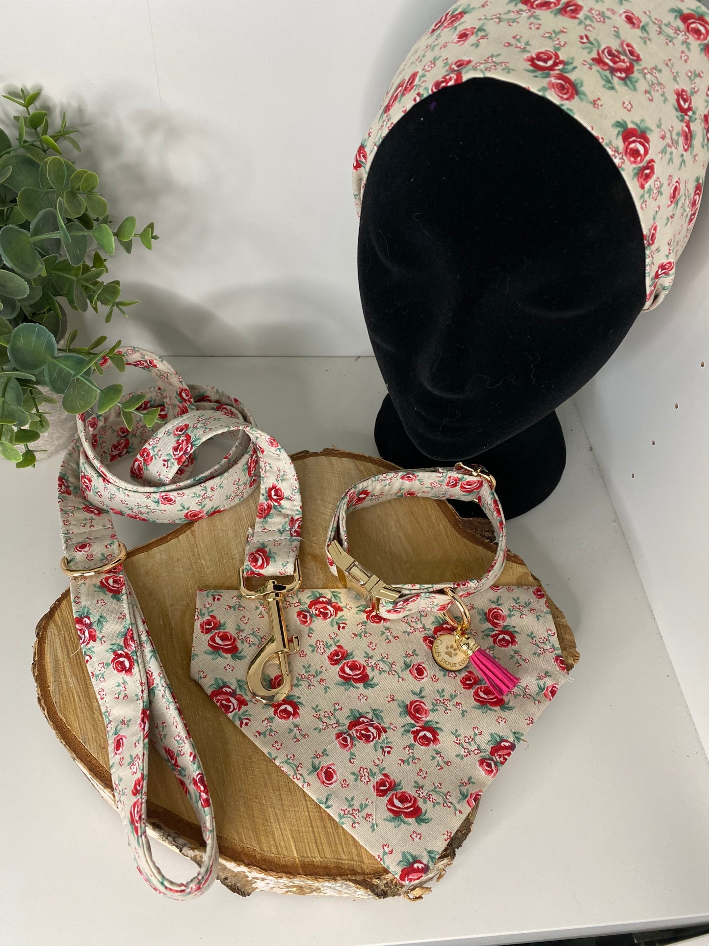 Bandana fleurs avec des roses rouge