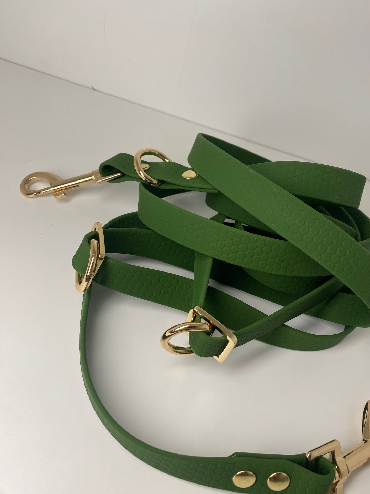 Laisse Mains Libres en Hexa Souple olive