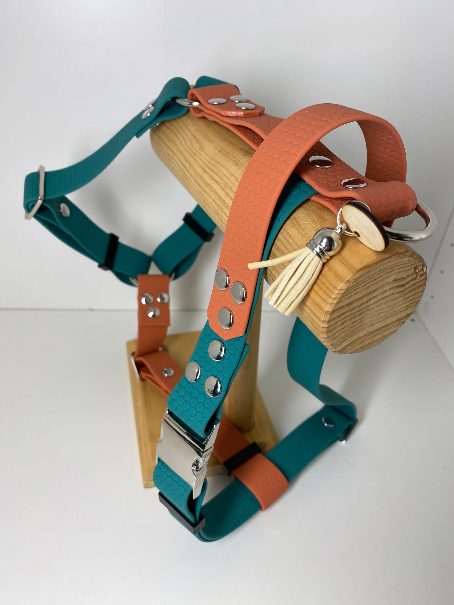 Harnais en H ajustable et imperméable pour chien - vert et terracotta