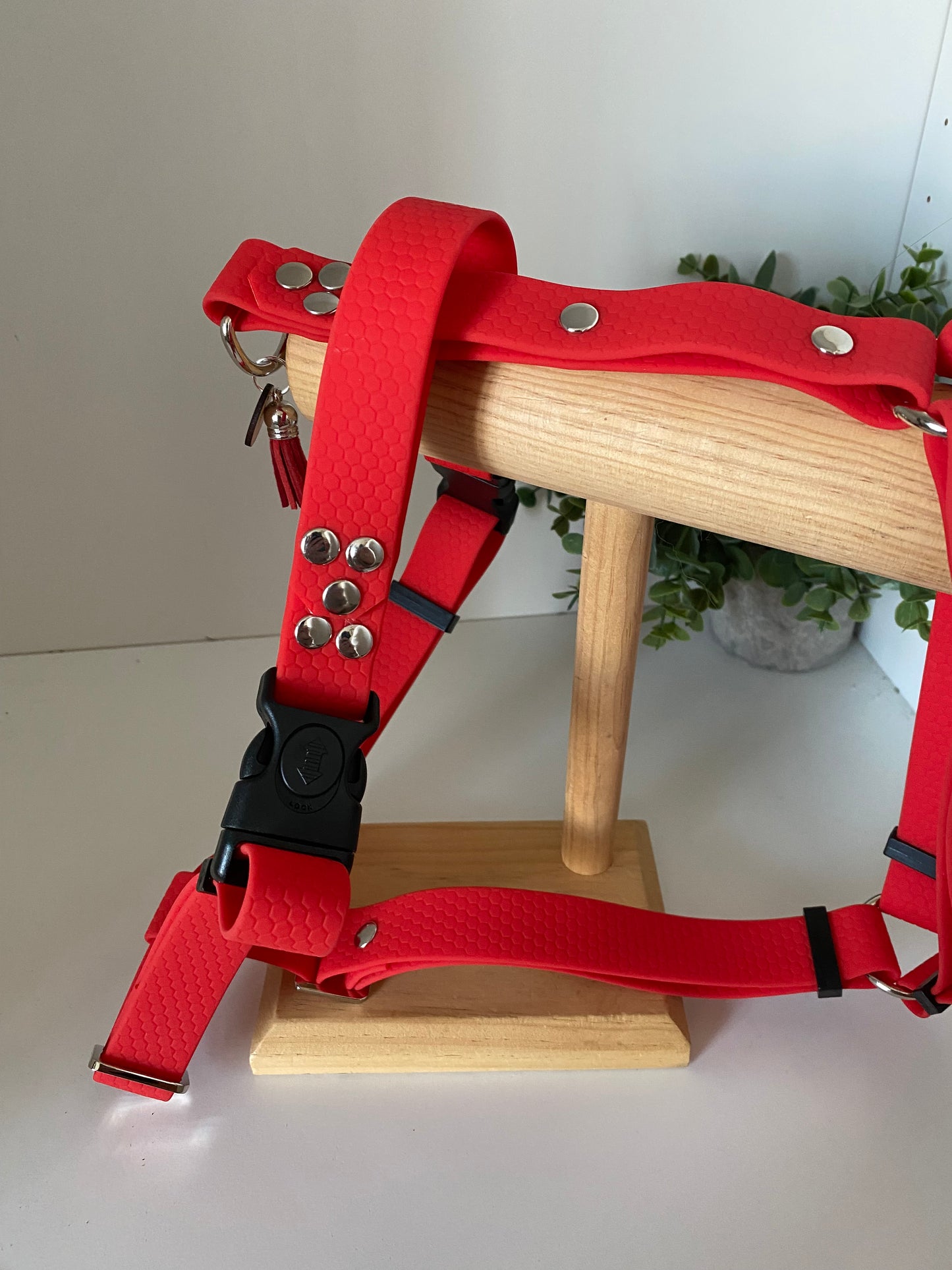 Harnais en H ajustable et imperméable pour chien rouge