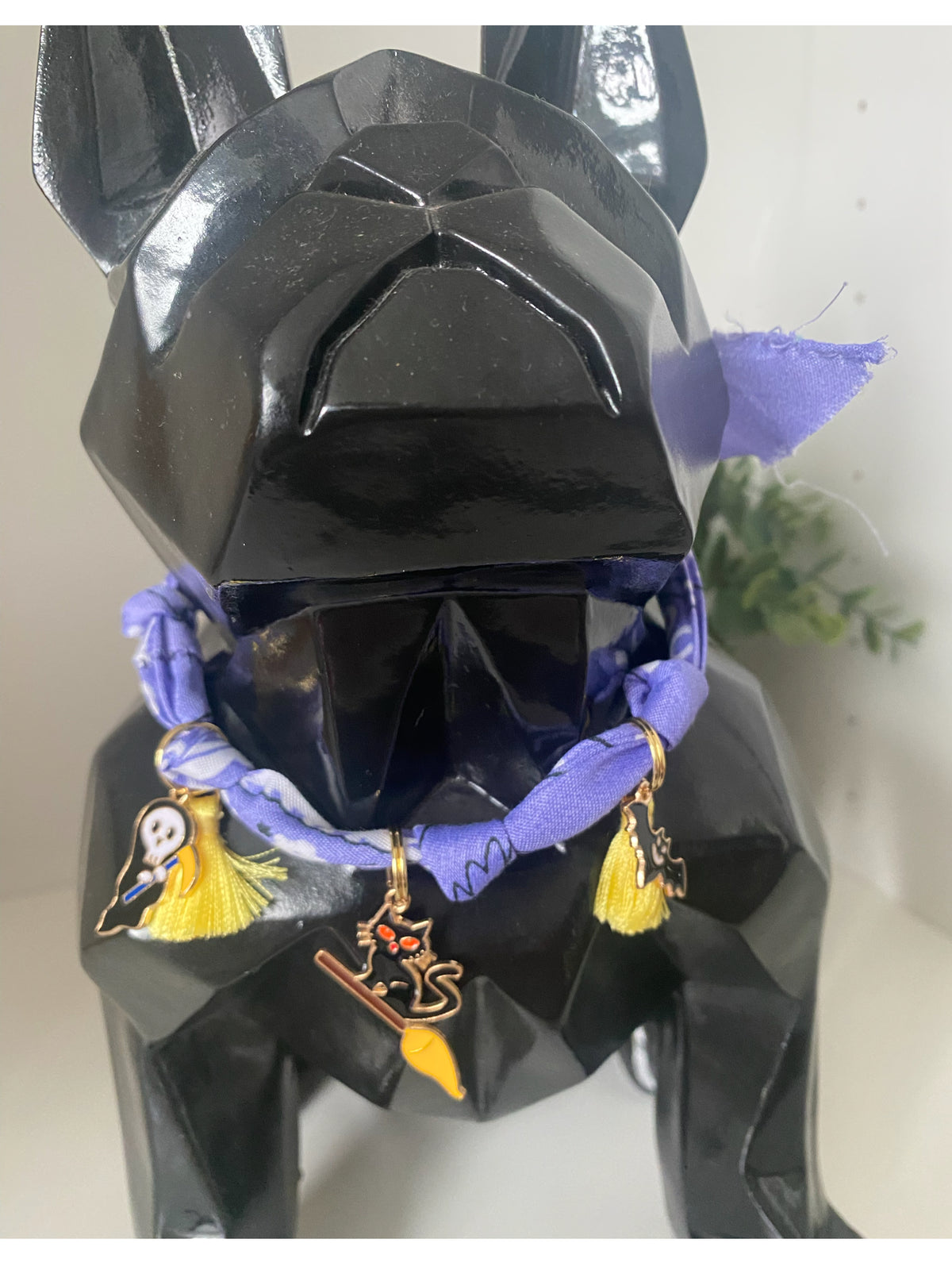 Foulard bandana Bella personnalisé avec breloques Halloween & pompons