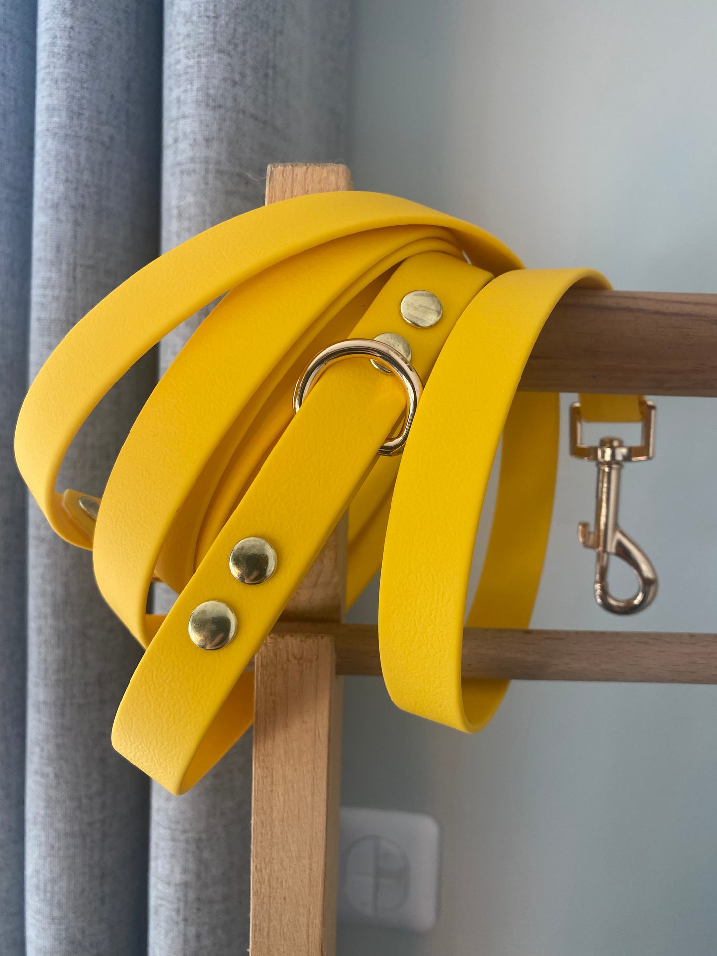 Laisse 3 positions unie couleur jaune