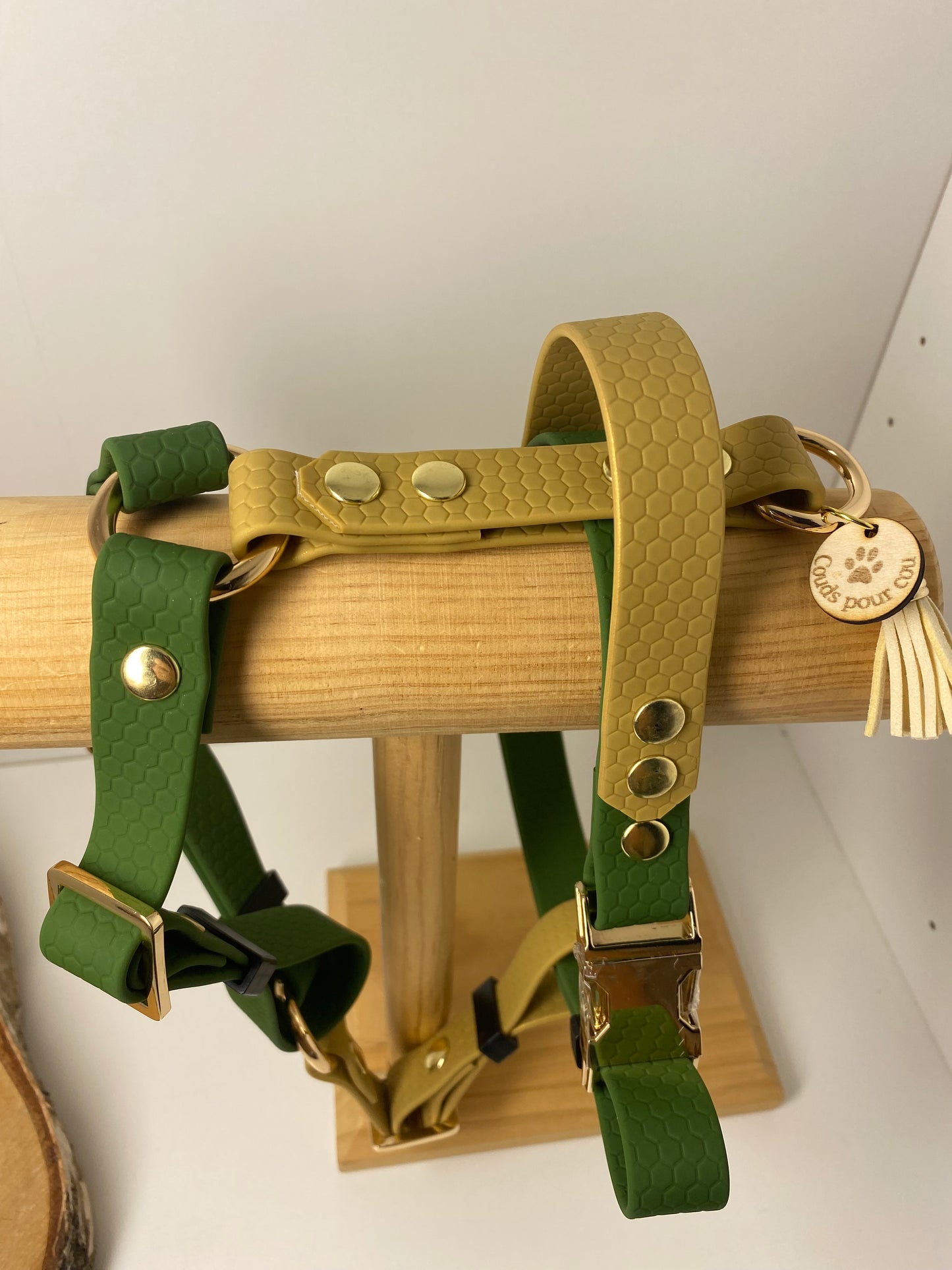 Harnais imperméable en hexa olive et doré