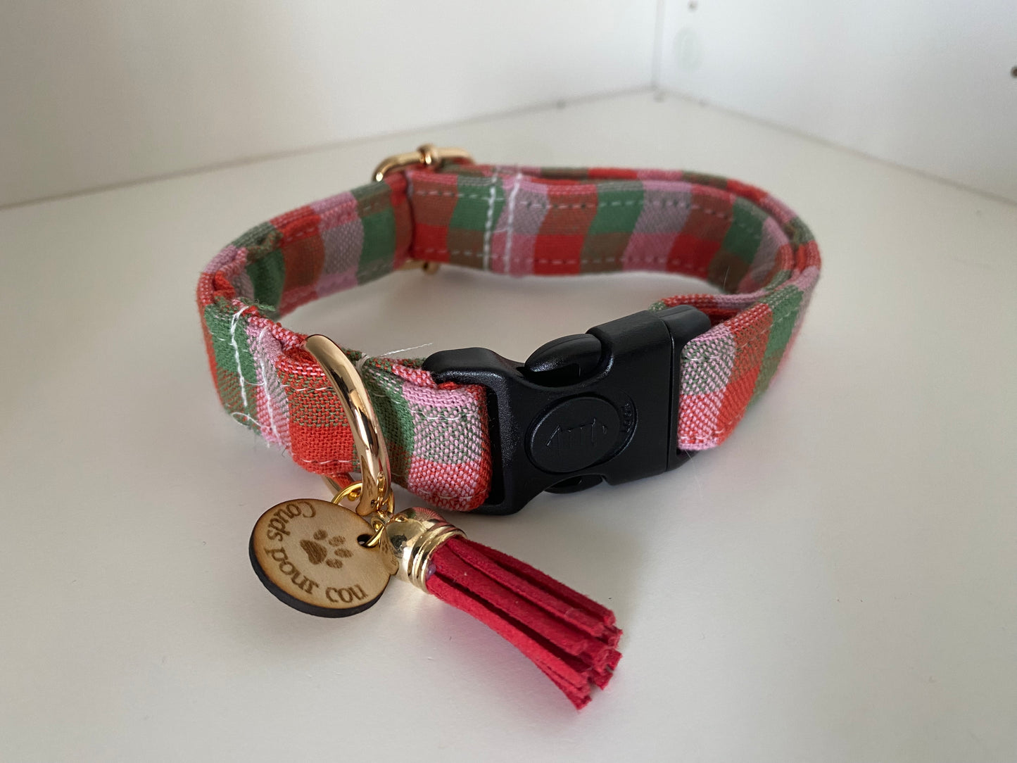 Collier réglable carreaux rose vert