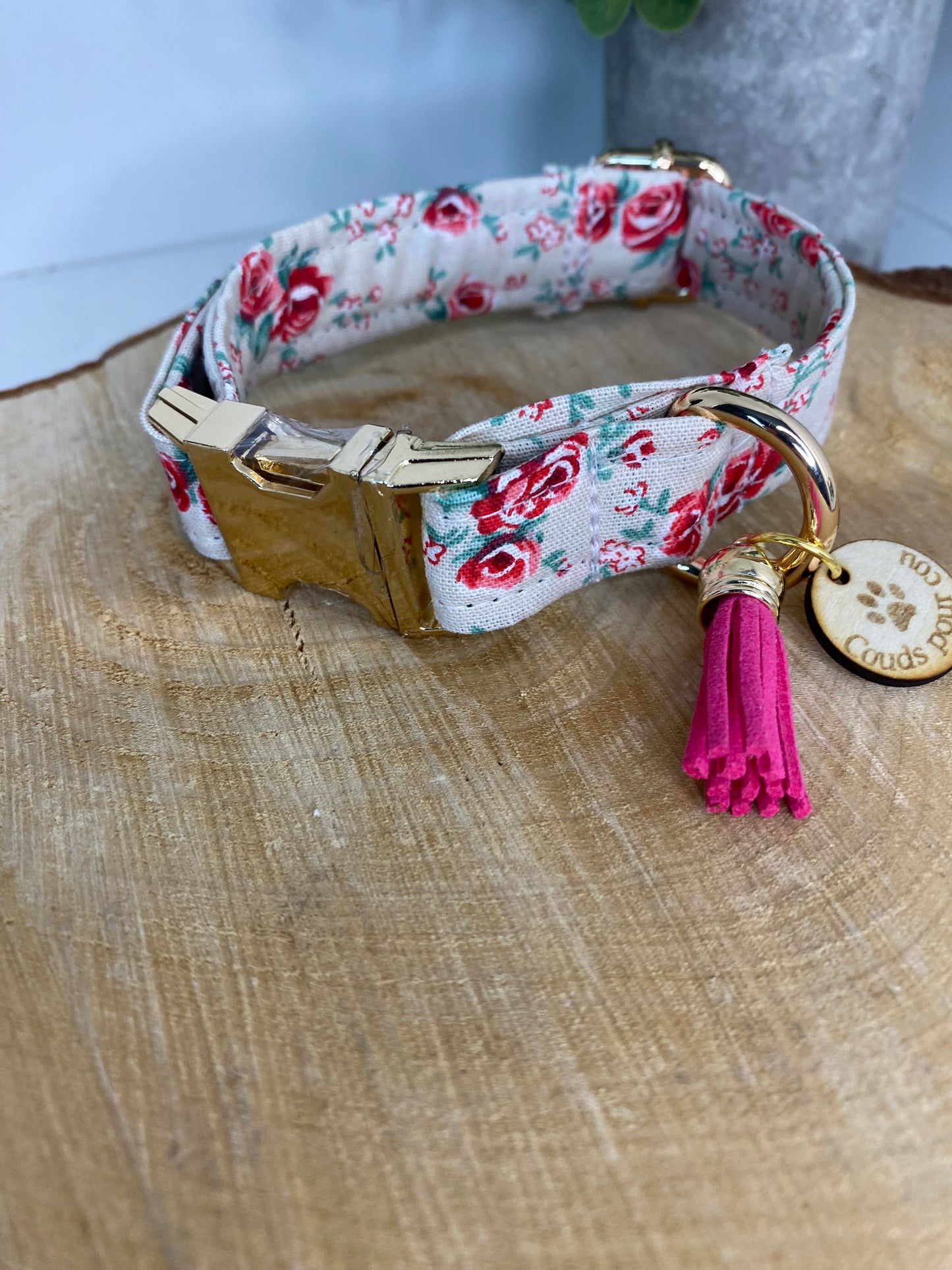 Collier pour chien en tissu – Les roses
