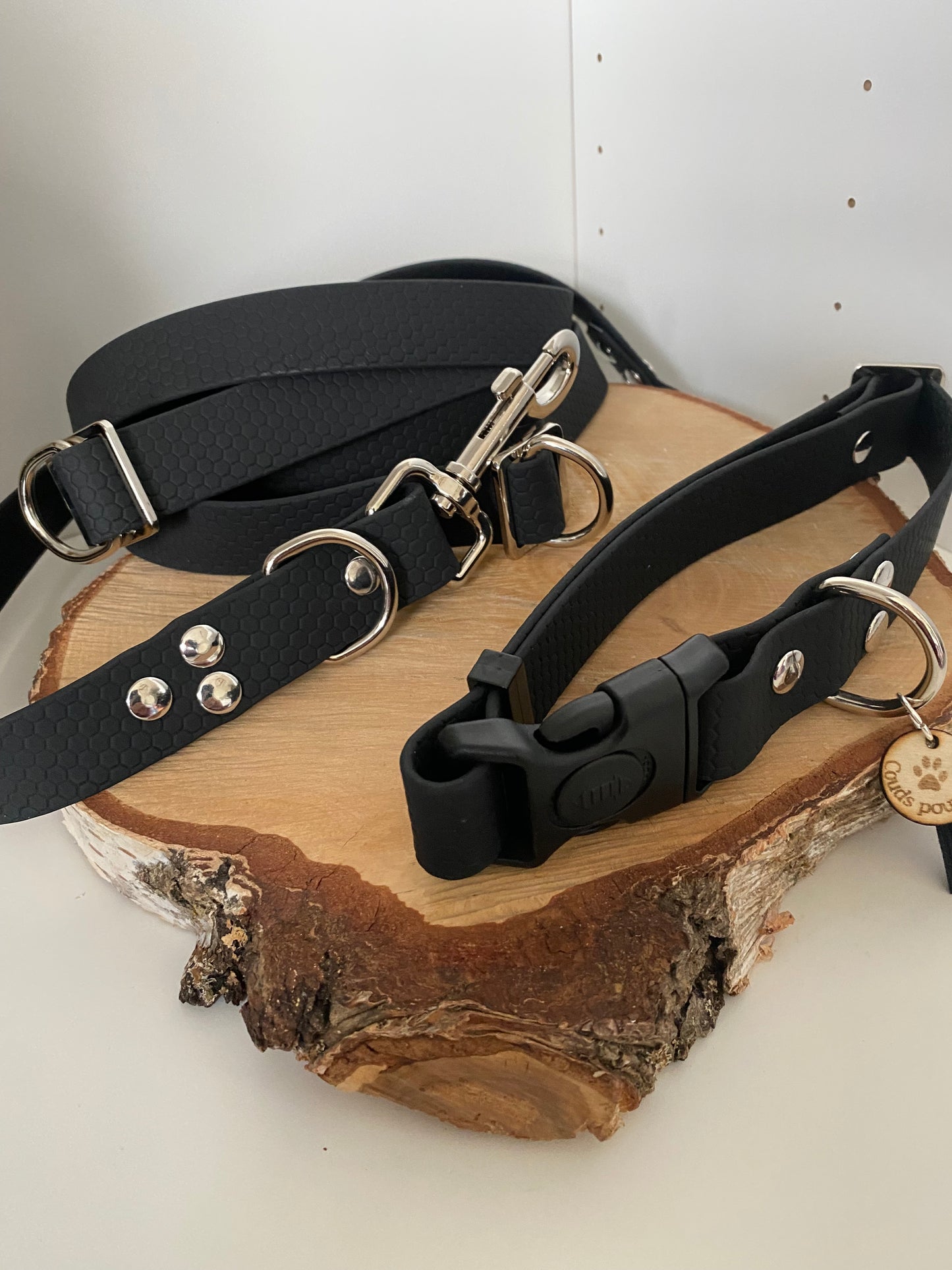 Collier réglable avec ou sans laisse noir en hexa imperméable