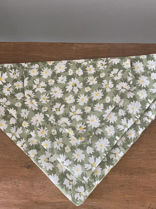 Le Bandana Parfait pour Votre Chien paquerettes