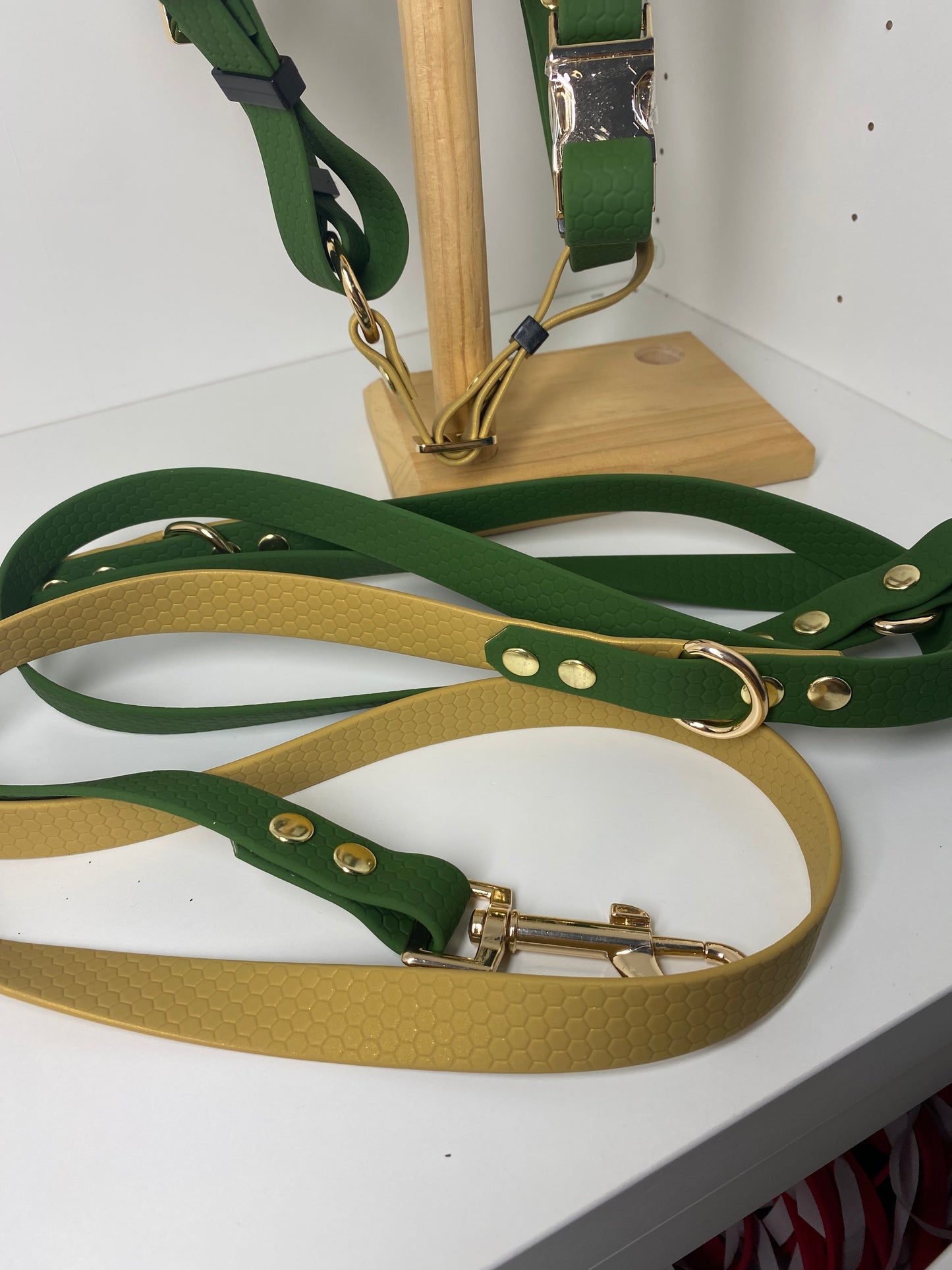 Harnais imperméable en hexa olive et doré