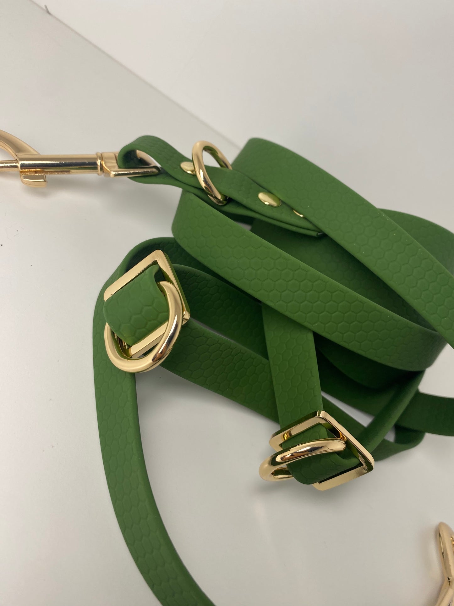Laisse Mains Libres en Hexa Souple olive